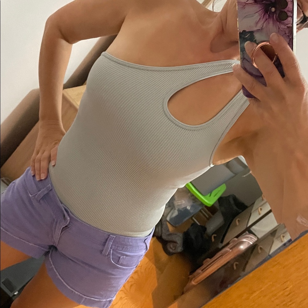 Women's Gray One-Shoulder bodysuit.